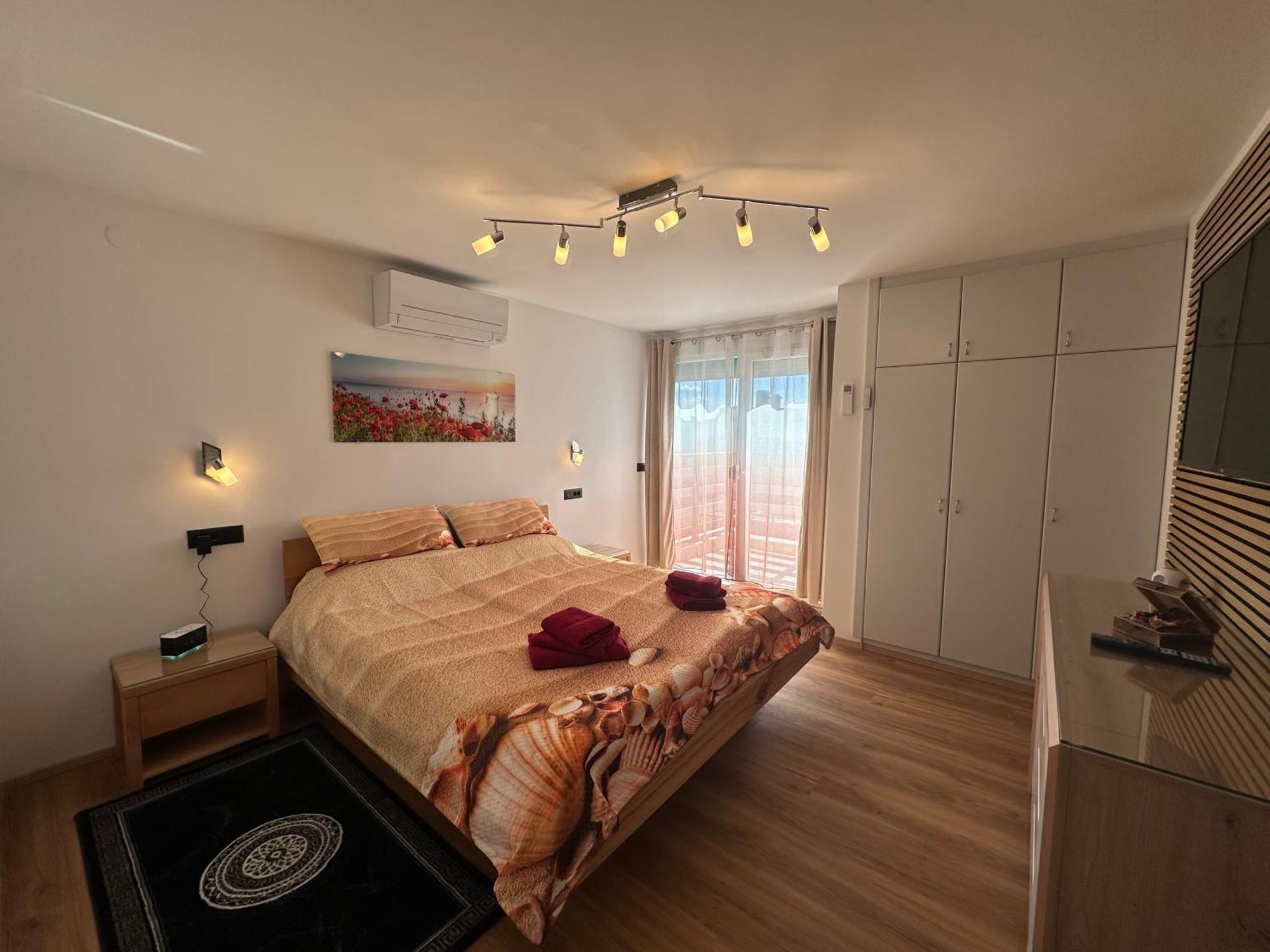 Villa Anthony Ровин Екстериор снимка