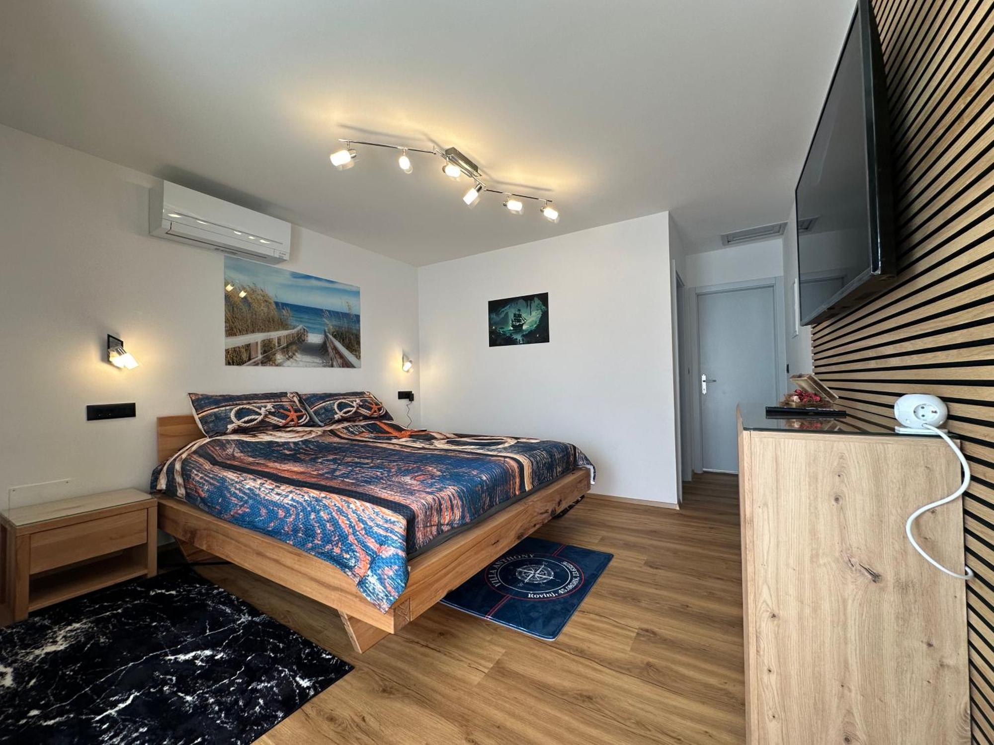 Villa Anthony Ровин Екстериор снимка