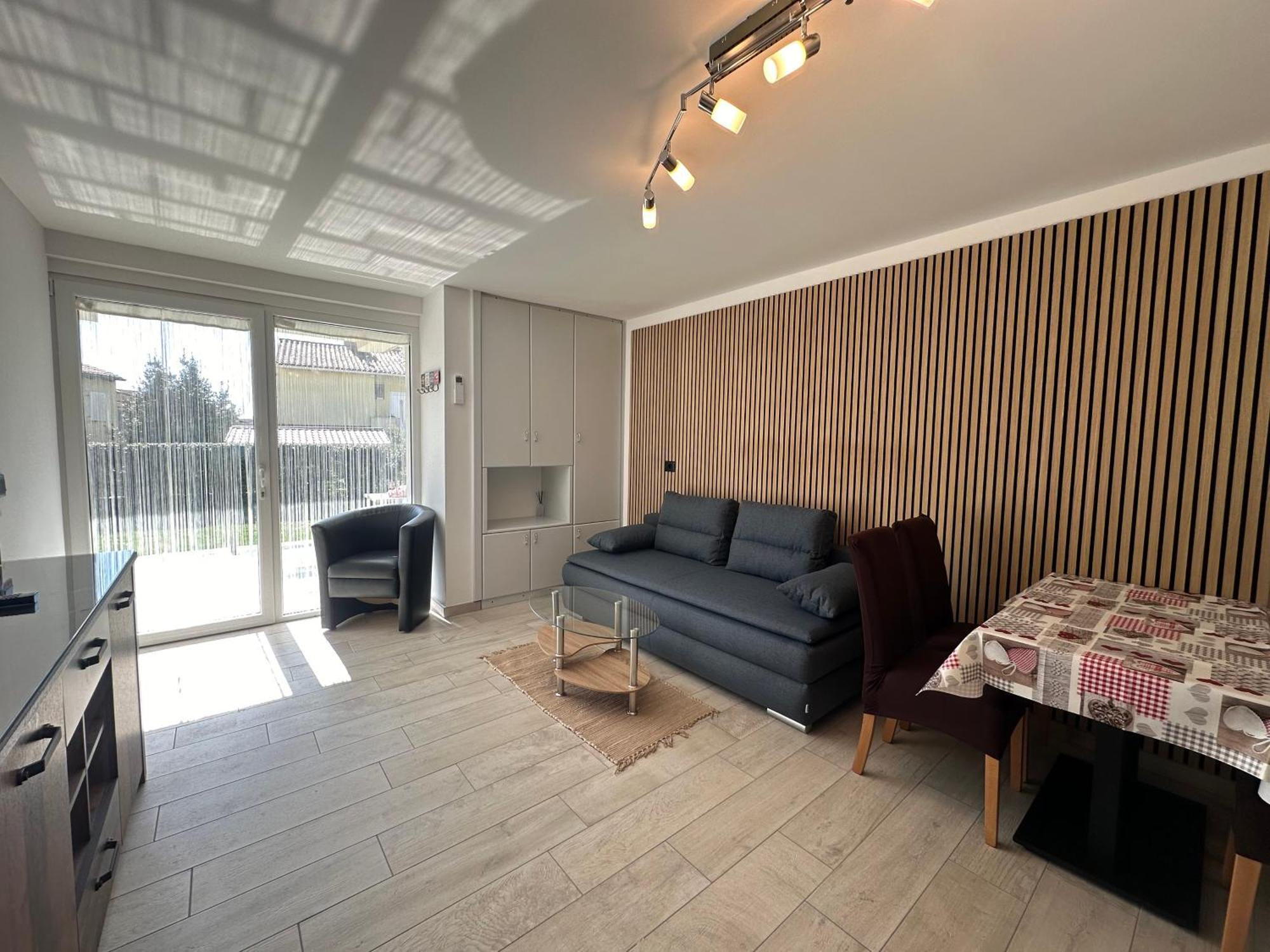 Villa Anthony Ровин Екстериор снимка